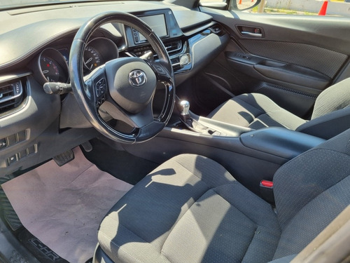 Imagen 10 de 14 de Toyota C-hr Base