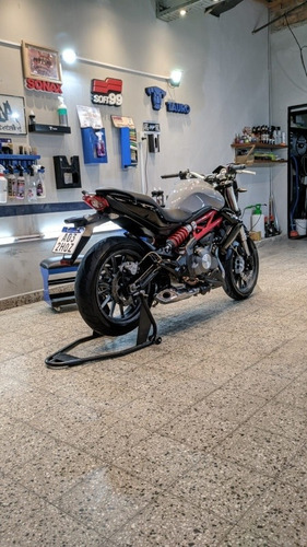 Imagen 2 de 15 de Benelli Tnt 300