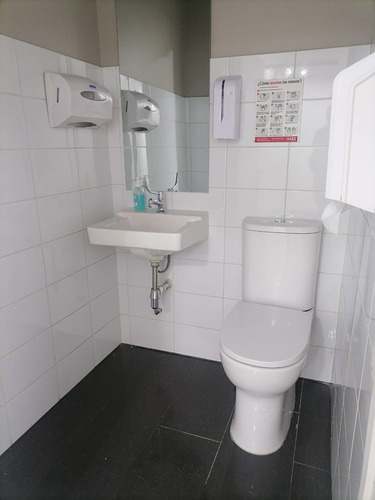 Local Comercial Edificio Medico Alcantara 70 Mt2
