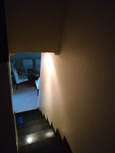 Imagem 8 de 25 de Casa Geminada 3 Qrts. 4 Vgas Independente No Cabral - 4213