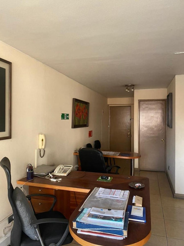 Arriendo Excelente Oficina Edificio Panorámico Providenci