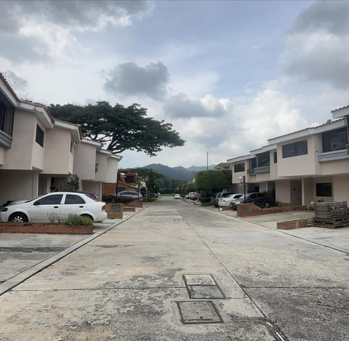 Venta Town Houses De Lujo Pozo Y Planta Total 