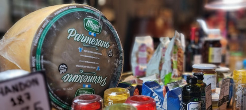 Imagen 13 de 27 de Almacén Gourmet, Fiambrería Y Vinoteca A Metros De Puente Saavedra