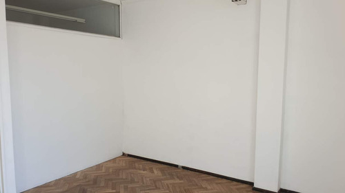 Imagen 6 de 6 de Oficina Con Baño Privado En Pleno Centro!