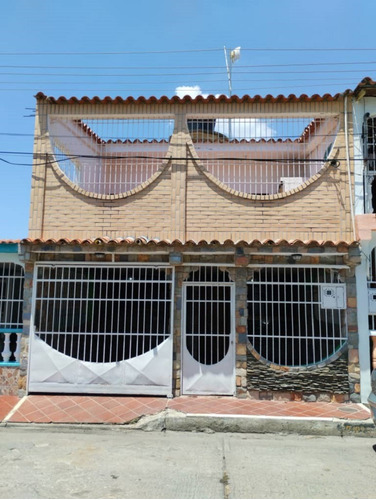 Casa En Paraparal Sector El Molino, Los Guayos, LG