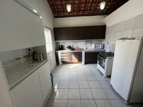 Casa De Praia Menos De 10mts Da Praia Com 3 Quartos