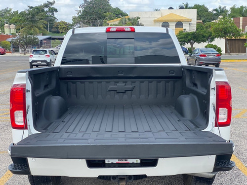Imagen 7 de 15 de Chevrolet Cheyenne 2016 High Country