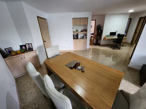 Apartamento En Venta En Laureles, Primer Parque. Cod V12107