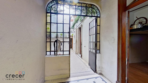 Hermosa Casa De Epoca De 4 Ambientes Con Terraza Y Patio