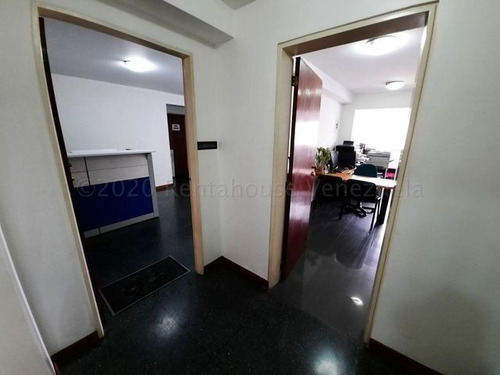 Imagen 7 de 10 de Funcional Oficina Remodelada En Venta - Urb La Campiña
