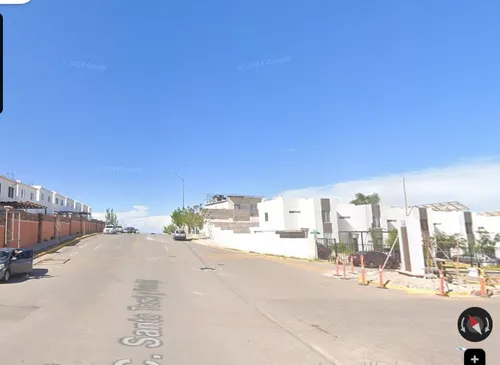 Casa En Fraccionamiento Paseo De Los Leones, Con 3 Recamaras, A Unos Minutos De Escuela Normal Superior.