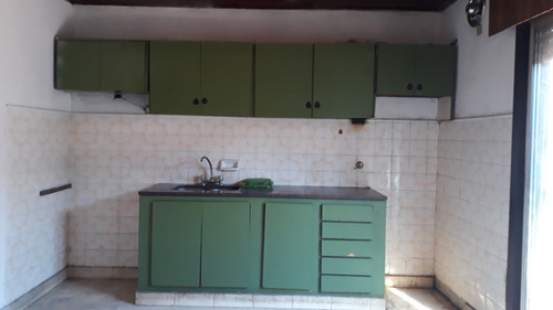 Imagen 12 de 27 de Haedo Norte Ph. 3 Amb Patios Parrilla, Entrada De Auto Compartida, Cerca De Rosales Y Autopista. Para Vivir Ya !!!!
