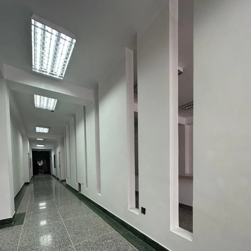 Imagen 7 de 9 de Lp Alquilo Edificio Comercial Empresarial En La Concordia