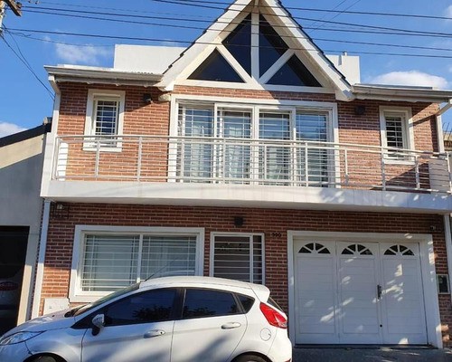 Venta Casa 5 Ambientes Bernal