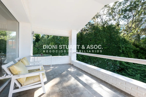 Imponente Casa En Playa Brava - Elegancia Y Confort