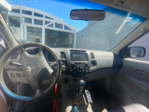 Camioneta Toyota Hilux Sr. 2.7 4x2, Negra