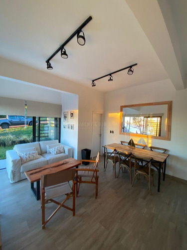 Imagen 3 de 24 de Casa En Punta Fría Con Vistas Al Mar