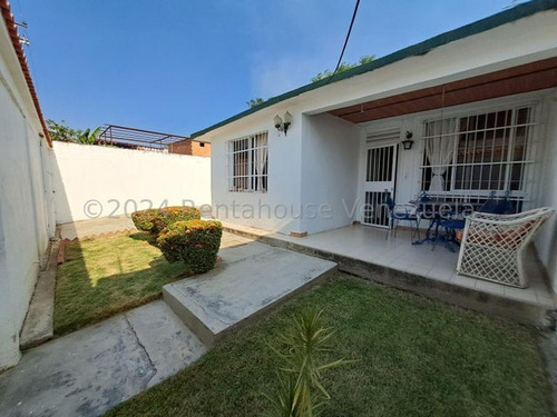 Jip 24-23634. En Venta Cómoda Casa En Urbanismo Cerrado De 240mts2 Con Patio, Porche, Tanque Subterráneo, Cercanía A Centros Comerciales, Colegios, De Fácil Acceso. La Fundación, Cagua