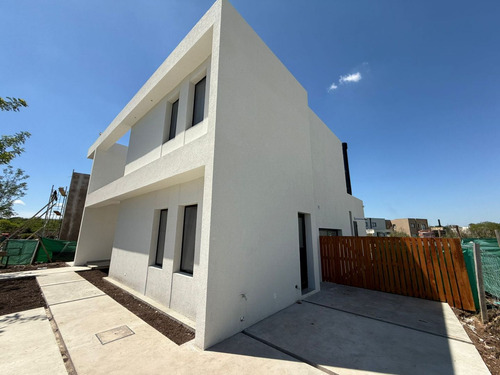 Casa En Venta En Santa Elena