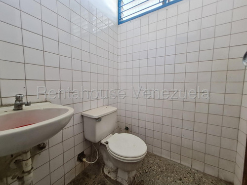Maria Elena Oropeza Alquila Excelente Ubicación Galpón Comercial 1100 M2 En Zona Industrial 3, Lara#25-9915
