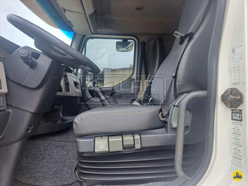 Volvo Vm 270 6x2 Gabinado Com Plataforma Nova