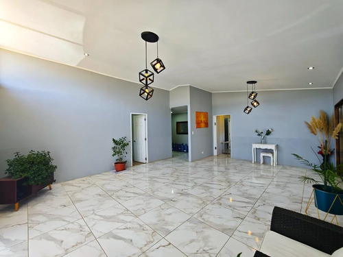 Increíble Parcela 5600m2 Con Casa 5d-3b-piscina En Batuco