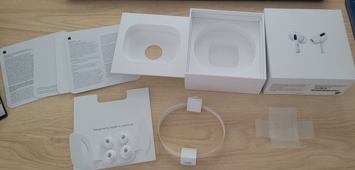 Caja De Airpods Pro Gen 1 Con Papelería Y 2 Pares De Gomas Blanco (Usado)