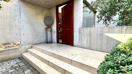 Casa En Venta De 4 Dorm. En La Dehesa