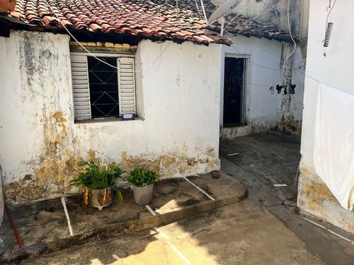 Vendo Casa Localizada No Centro De Elesbão Veloso Ao Lado Do Banco Do Brasil
