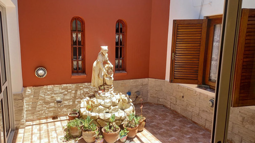 Hermosa Casa 4 Dormit, Pileta Con Caldera, Quincho, Baño Con Jacuzzi. B° Villa Cabrera