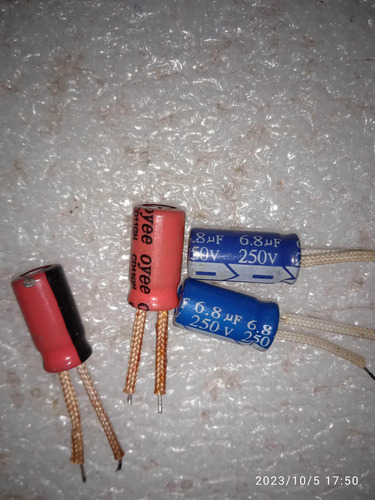 Condensador 250v 6.8uf 105° X2uds Somos Tienda Física (Usado)