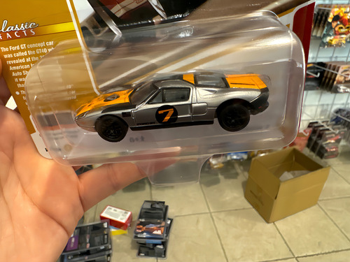Johnny Lightning 2005 Ford Gt Classic Gold Collection R2 Color Gris