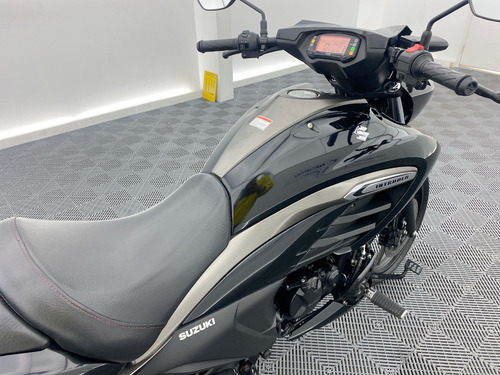 Imagen 25 de 25 de Suzuki Intruder 150