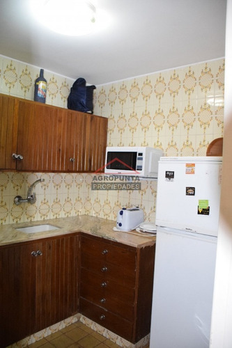 Apartamento En Peninsula 2 Dormitorios- Ref: 4785