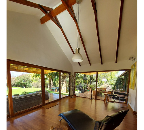 Acogedora Casa Estilo Chilena En Condominio