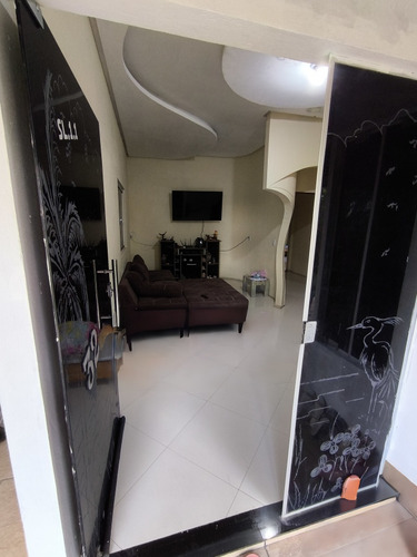 Casa À Venda, Com Área Total De 1.589.468 M2, Com 10 Cômodos