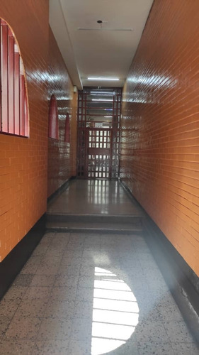 Apartamento En Venta , Avenida Fuerzas Armadas