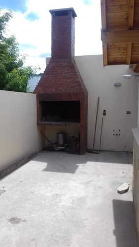 Imagen 10 de 11 de Complejo De 6 Cabañas, Equipadas Con Muebles