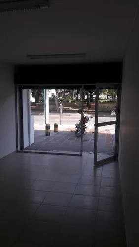 Local En Arriendo En Versalles. Cod A6229