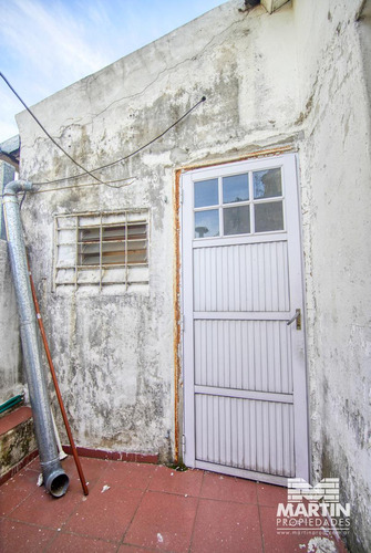 Casa Ph 3 Dptos De 2 Ambientes Cada Uno, Excelente Ubicacion 4 Cuadras De Av.