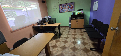 Alquiler De Casa Para Unidad Educativa En La 4 Av. De Prebo