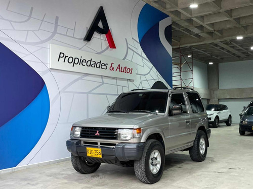 Mitsubishi Montero 2.4 Mecanico 4x4