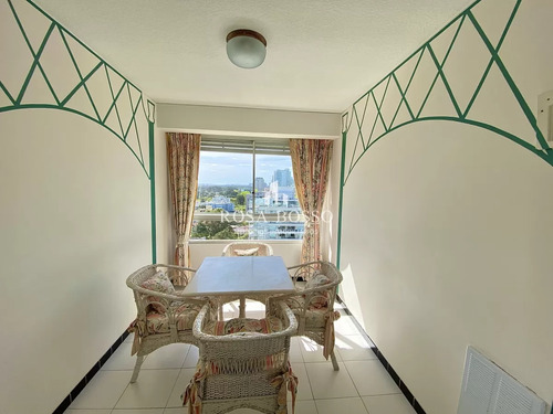 Apartamento Alquiler De Temporada 4 Dormitorios Brava Punta Del Este