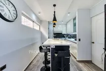 Comprar Amplia Y Cómoda Casa, Excelente Ubicación En Barri...