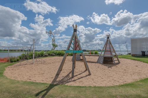 Terreno En Puertos Del Lago - Barrio Amarras