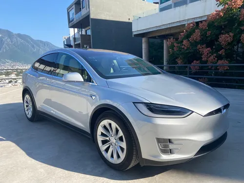 Tesla X 75 D 2017