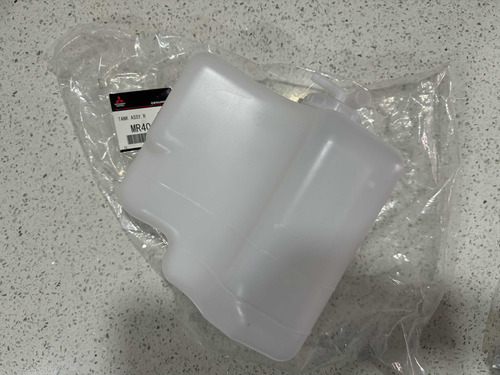 Pote Envase Refrigerante Mitsubishi Montero Limited 2008