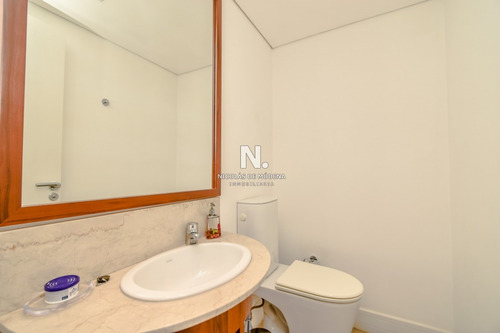Venta De Apartamento De Dos Dormitorios En Suite Más Dependencia De Servicio En Torre Le Parc, Punta Del Este- Ref: 276