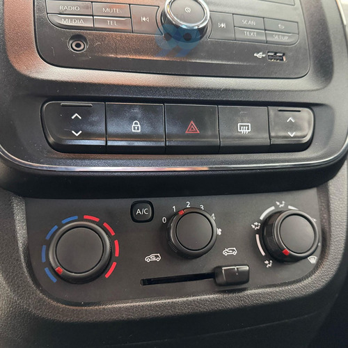 Renault Kwid KWID Zen 1.0 Flex 12V 5p Mec.