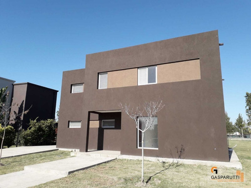 Imagen 3 de 26 de Excelente Casa A Estrenar En Barrio San Rafael!